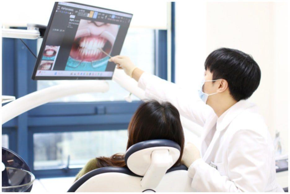 라미네이트 하고 나면 시리고 잇몸이 붓나요 사진.